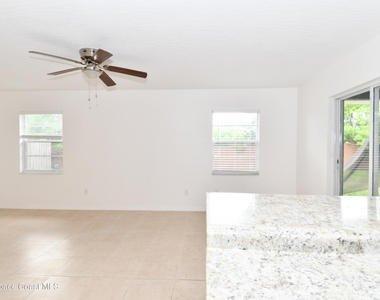 838 Gillen Avenue Nw - Photo Thumbnail 5