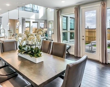 9310 Baradine Grove Lane - Photo Thumbnail 8