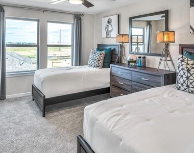 9310 Baradine Grove Lane - Photo Thumbnail 5