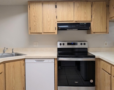 1648 Sunny Sunny Brook Lane Ne - Photo Thumbnail 3