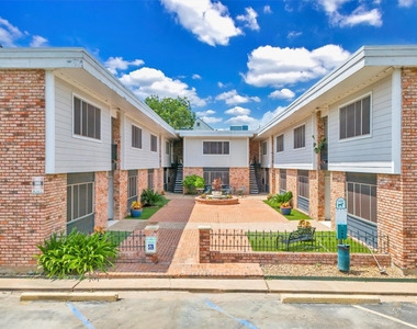 2011 Marshall Street - Photo Thumbnail 2