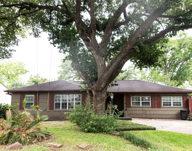 5564 Aspen Street - Photo Thumbnail 4