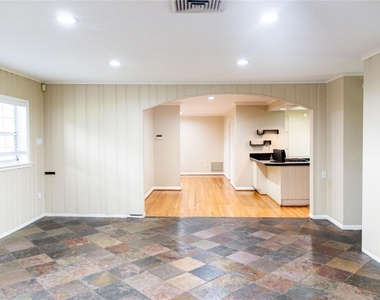 5564 Aspen Street - Photo Thumbnail 3