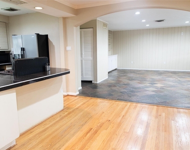 5564 Aspen Street - Photo Thumbnail 9