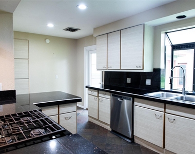 5564 Aspen Street - Photo Thumbnail 14