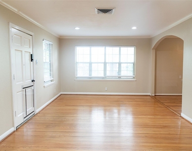 5564 Aspen Street - Photo Thumbnail 5