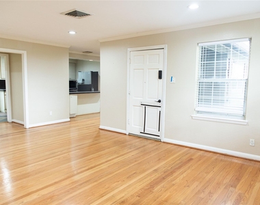 5564 Aspen Street - Photo Thumbnail 2