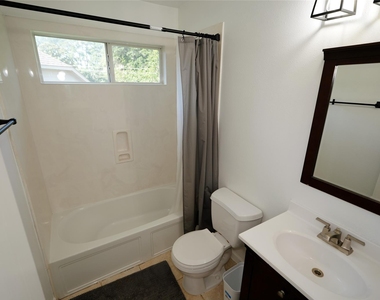 19202 Dickson Park Drive - Photo Thumbnail 15
