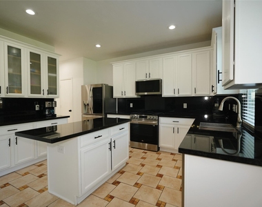 19202 Dickson Park Drive - Photo Thumbnail 5