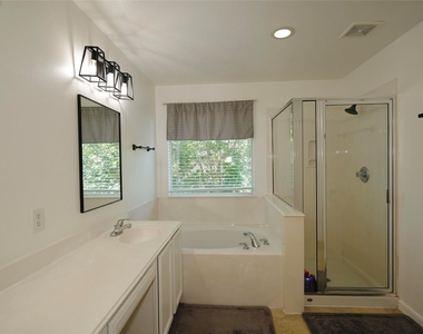 19202 Dickson Park Drive - Photo Thumbnail 10
