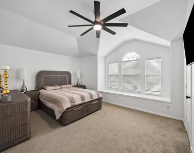 19202 Dickson Park Drive - Photo Thumbnail 4