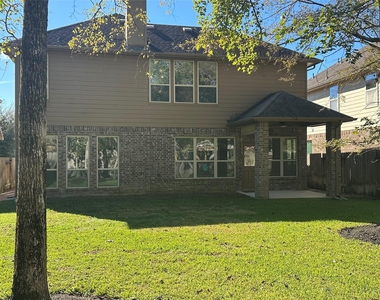 2438 Garden Falls Dr - Photo Thumbnail 15