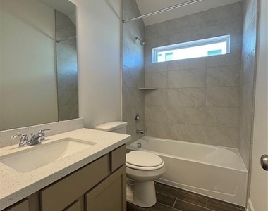 3208 La Rambla Drive - Photo Thumbnail 12