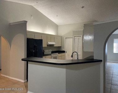4030 Sheridan Avenue - Photo Thumbnail 2