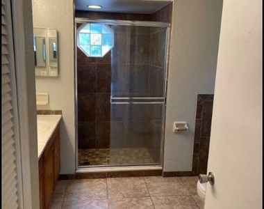 4030 Sheridan Avenue - Photo Thumbnail 16
