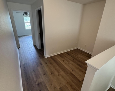 2700 Revolution Street - Photo Thumbnail 9