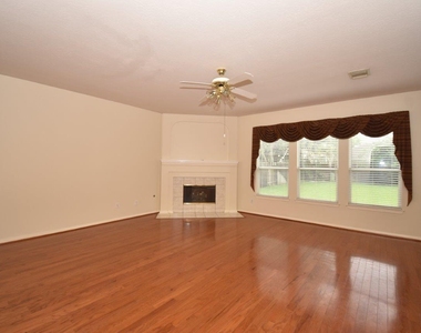 3810 Buckley Lane - Photo Thumbnail 8