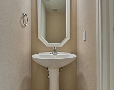 106 E Stedhill Loop - Photo Thumbnail 23