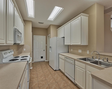 106 E Stedhill Loop - Photo Thumbnail 11