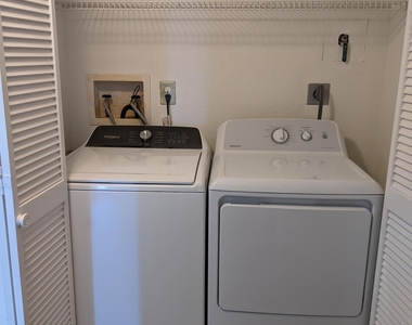 3220 River Villa Way - Photo Thumbnail 20