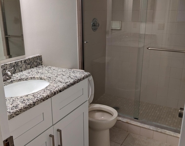 3220 River Villa Way - Photo Thumbnail 18
