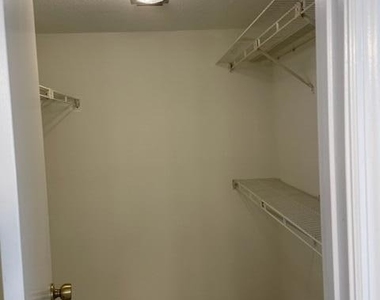 3220 River Villa Way - Photo Thumbnail 13