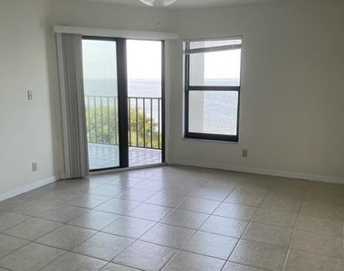 3220 River Villa Way - Photo Thumbnail 10