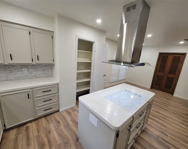 15911 Haven Hills Drive - Photo Thumbnail 4