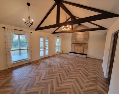 15911 Haven Hills Drive - Photo Thumbnail 2