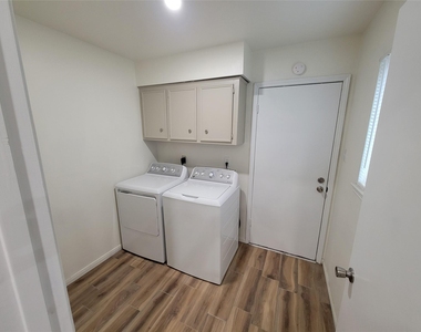 15911 Haven Hills Drive - Photo Thumbnail 5