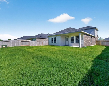 407 Robin Street - Photo Thumbnail 42