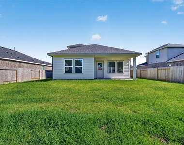 407 Robin Street - Photo Thumbnail 43