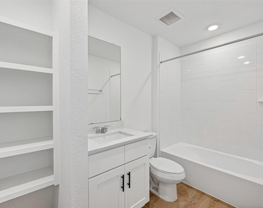 407 Robin Street - Photo Thumbnail 24