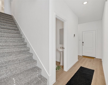 407 Robin Street - Photo Thumbnail 20