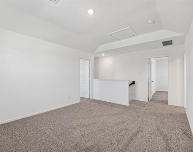 407 Robin Street - Photo Thumbnail 22