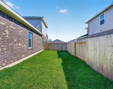 407 Robin Street - Photo Thumbnail 40