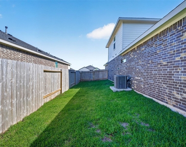 407 Robin Street - Photo Thumbnail 45