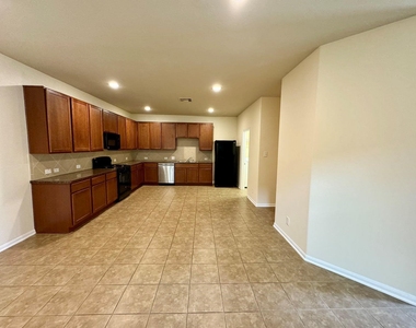 8230 Polaris Point Lane - Photo Thumbnail 3