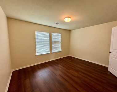 8230 Polaris Point Lane - Photo Thumbnail 22