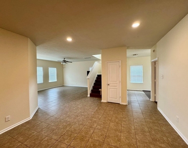 8230 Polaris Point Lane - Photo Thumbnail 5