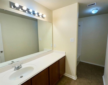 8230 Polaris Point Lane - Photo Thumbnail 19