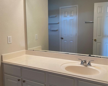 19439 Juniper Vale Circle - Photo Thumbnail 15