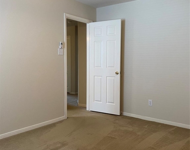 19439 Juniper Vale Circle - Photo Thumbnail 22