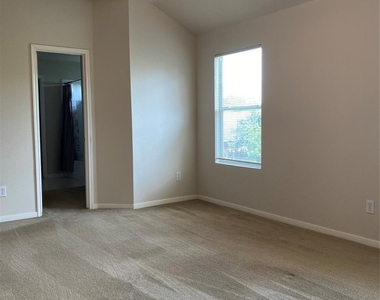 19439 Juniper Vale Circle - Photo Thumbnail 12