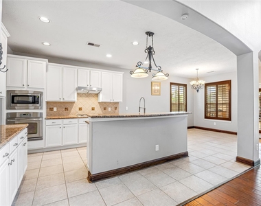 8127 Edenwood Drive - Photo Thumbnail 15