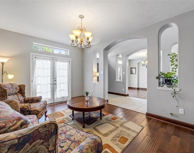 8127 Edenwood Drive - Photo Thumbnail 8