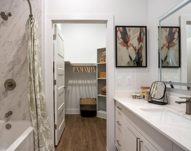 11111 Nexus Avenue - Photo Thumbnail 11