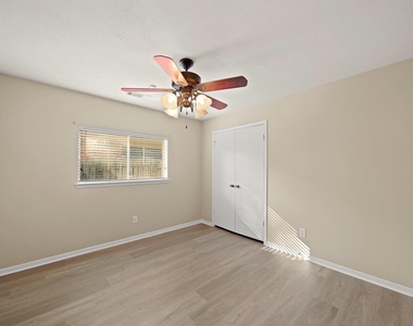 6355 Northland Drive - Photo Thumbnail 7