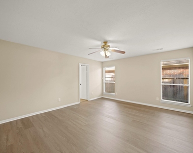 6355 Northland Drive - Photo Thumbnail 13