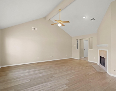 6355 Northland Drive - Photo Thumbnail 20